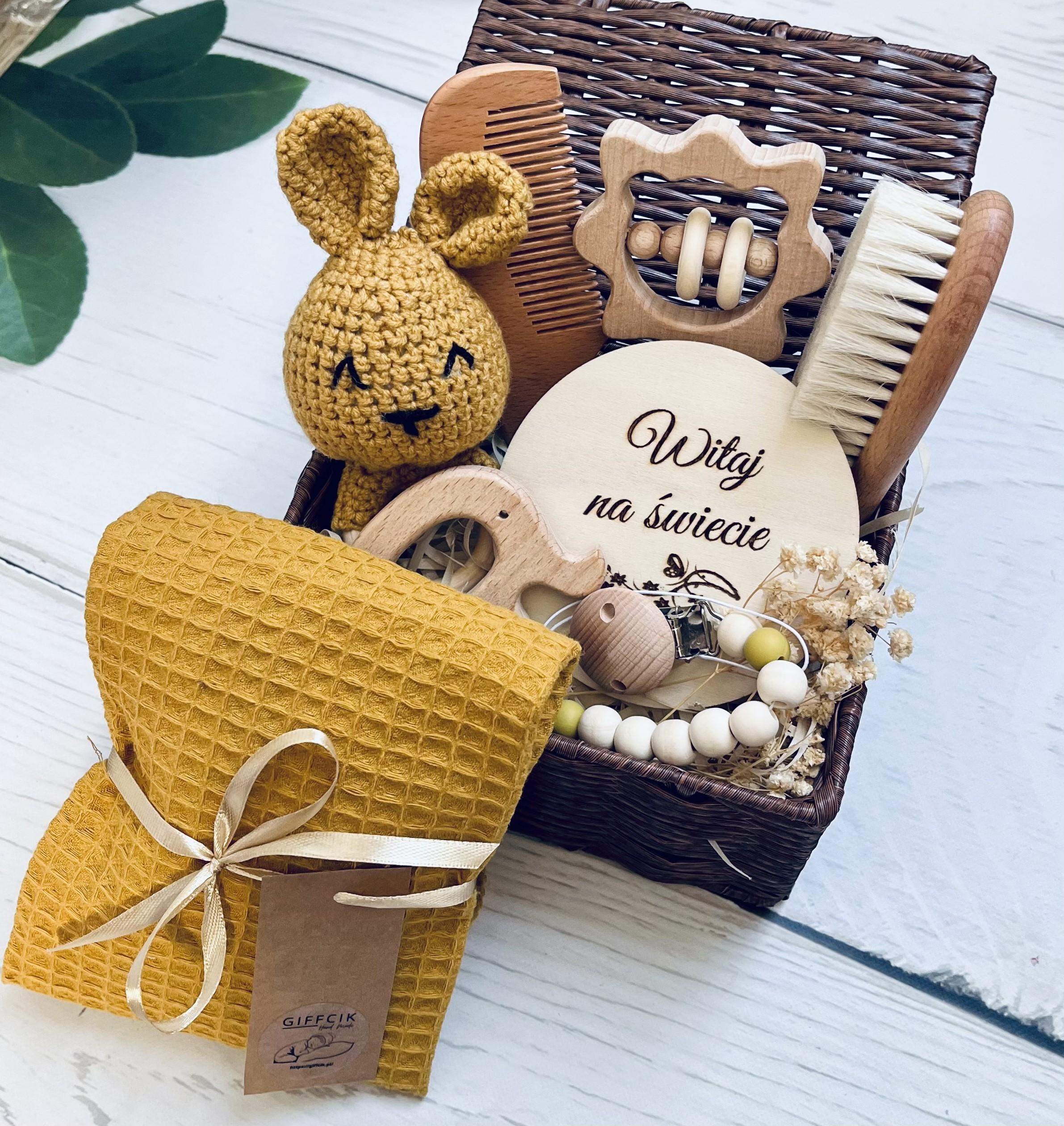 Prezent dla niemowlaka – wyjątkowy zestaw na narodziny i baby shower