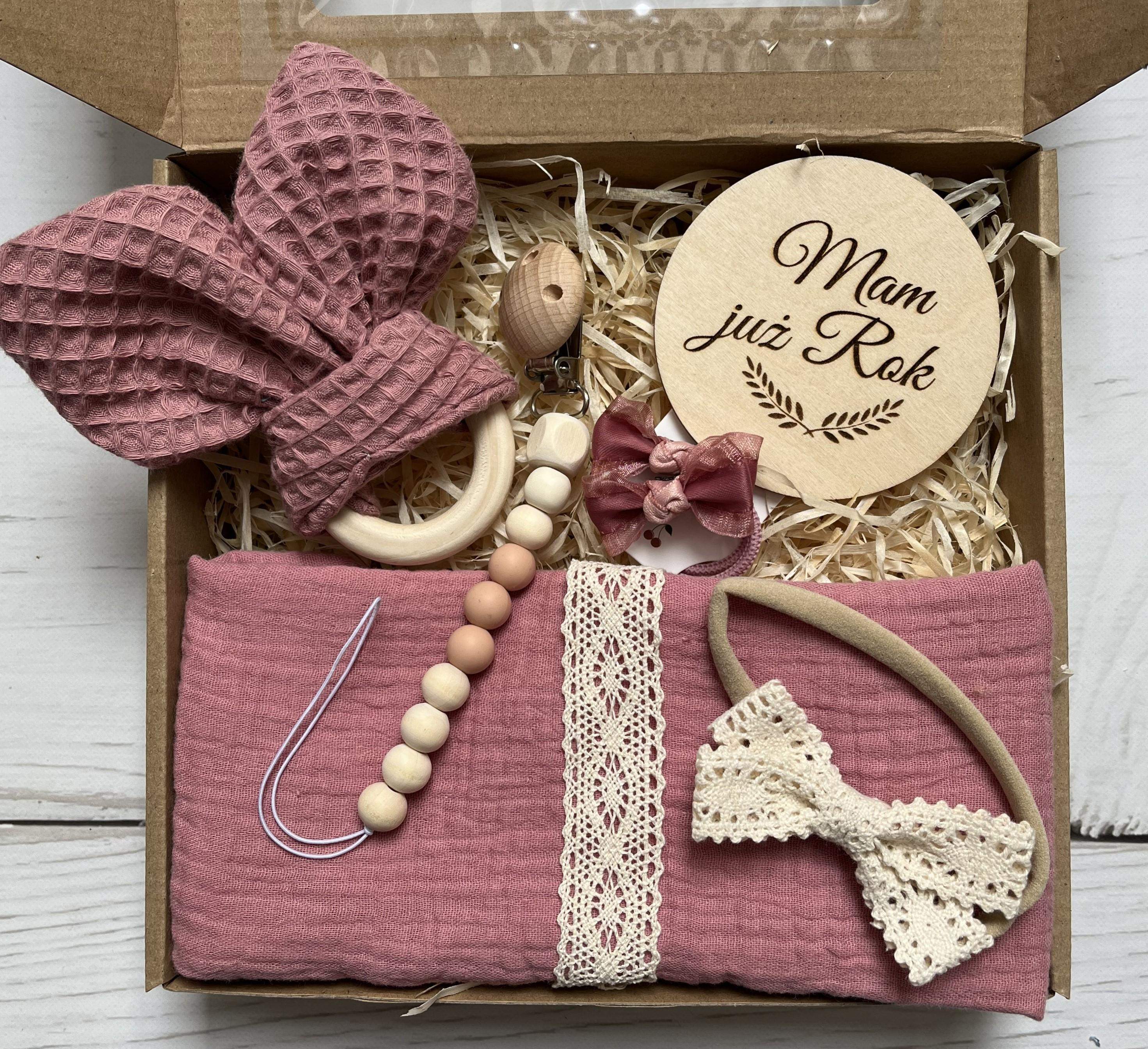 Prezent Roczek Pierwsze Urodziny Gift Box gryzak zawieszka